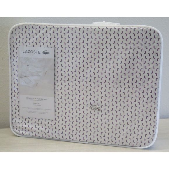 Lacoste QUEEN 100% Cotton White/Plum Boomerang Design Sheet Set $180 - Picture 1 of 7